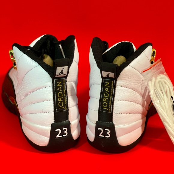 Air Jordan 12 Retro "Royalty Taxi" Size: (7y) - Picture 5 of 14